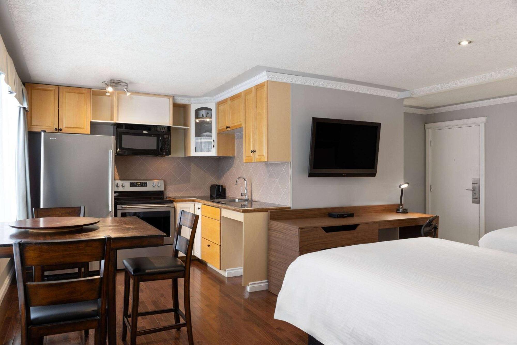 Baymont By Wyndham Edson Hotel Exterior foto