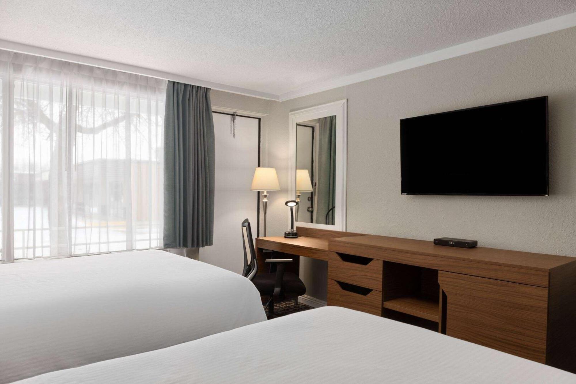Baymont By Wyndham Edson Hotel Exterior foto